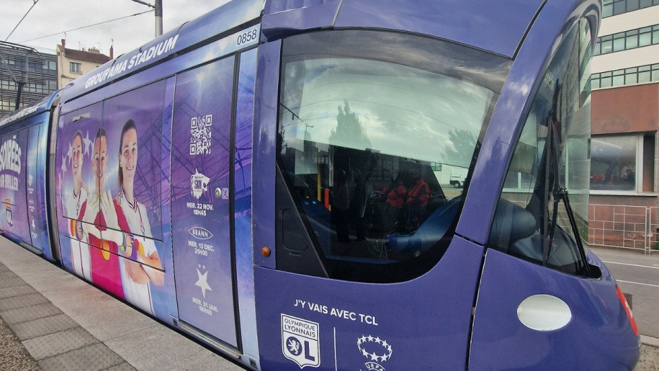 Un tram en l'honneur des filles de l’OL pour leur entrée en Ligue des Champions