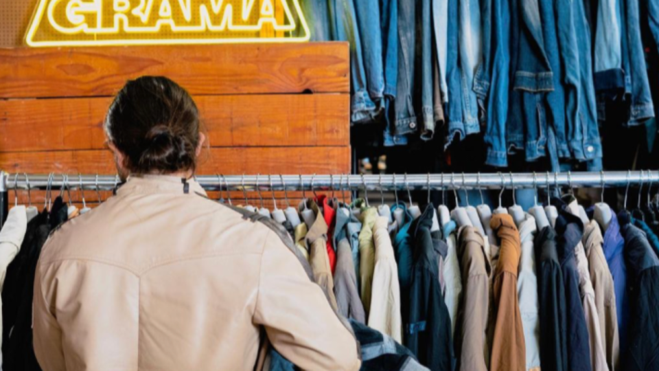 Lyon : une grande vente de vêtements vintage au kilo ce week-end !