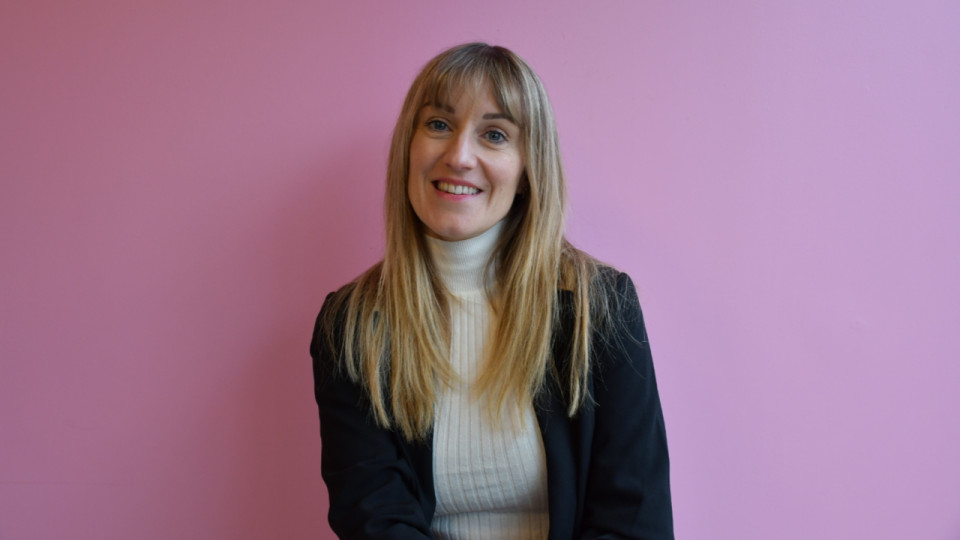 "Je vais jouer pour les Jeux Olympiques de Paris 2024" : trois questions à la chanteuse lyonnaise Nade