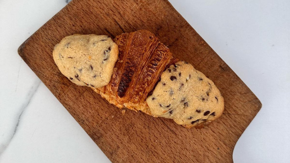 Cette boulangerie lyonnaise cartonne avec son crookie, mi croissant, mi cookie