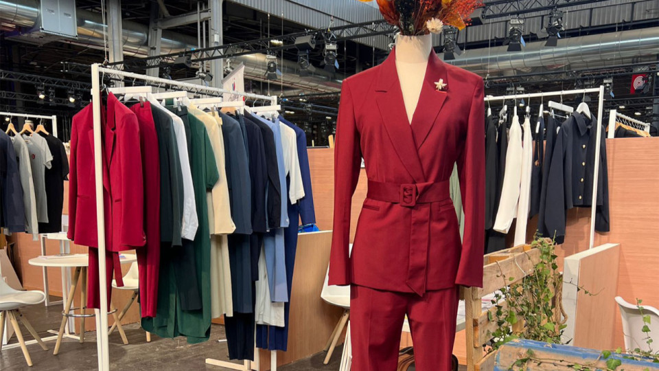 Cette marque parisienne vient d’ouvrir son premier bar à tailleurs  à Lyon