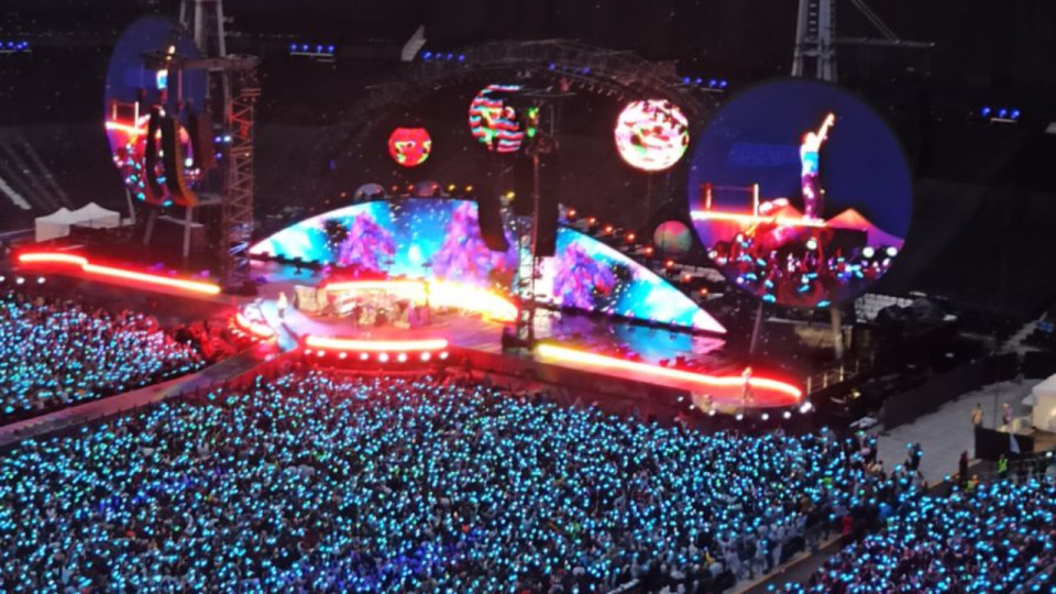 Coldplay à Lyon : quand Chris Martin participe à une demande en mariage (VIDÉOS)