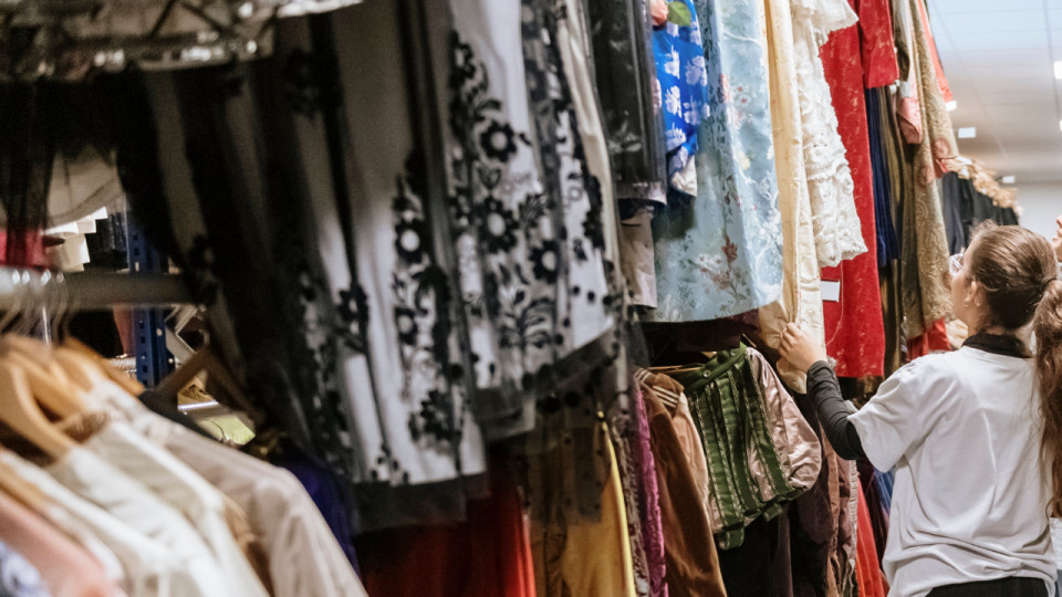 L’Opéra de Lyon prépare une grande vente de costumes, de décors et d’accessoires