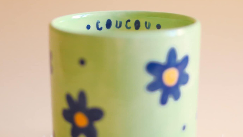 Les pièces oubliées d’un café céramique vendues lors d’une braderie à Lyon