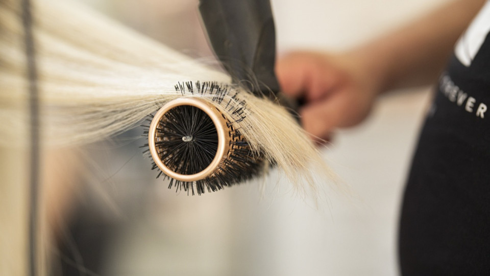 Les produits de lissage brésilien dans le viseur des autorités en raison de leur dangerosité