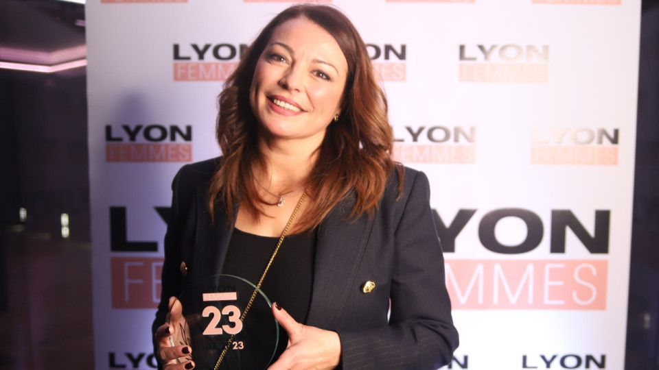 "Je vous livre une partie de moi avec beaucoup de sincérité" : Sandra Viricel annonce la sortie de son premier livre