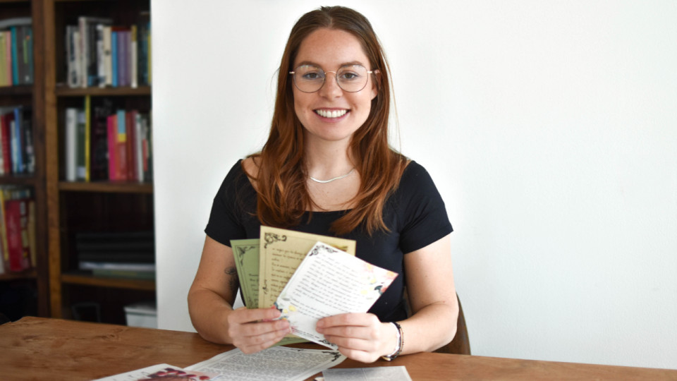 Cette Lyonnaise veut faire redécouvrir l’Histoire dans nos boîtes aux lettres