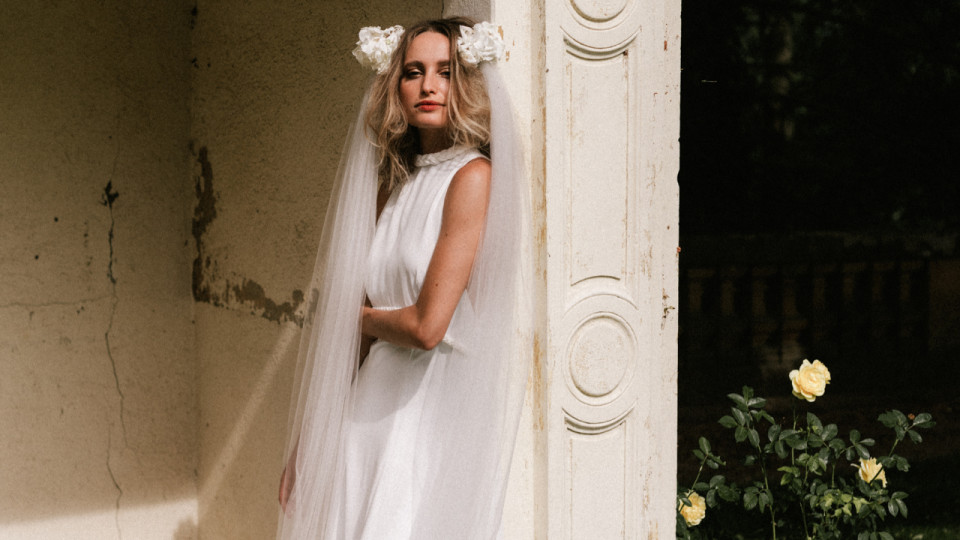 Le look du mois : la saison des mariages relancée avec les robes d’Isabella Boutin