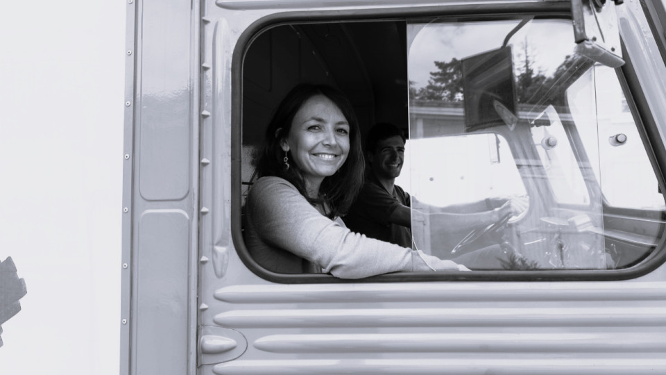 Pour fêter les 120 ans du domaine familial, cette vigneronne du Beaujolais se lance dans une grande tournée