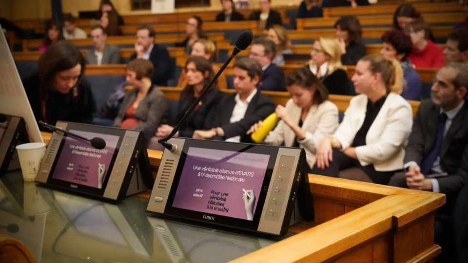 "Il reste tant à faire" : une députée du Rhône fait tester une séance d’éducation à la sexualité à l’Assemblée nationale