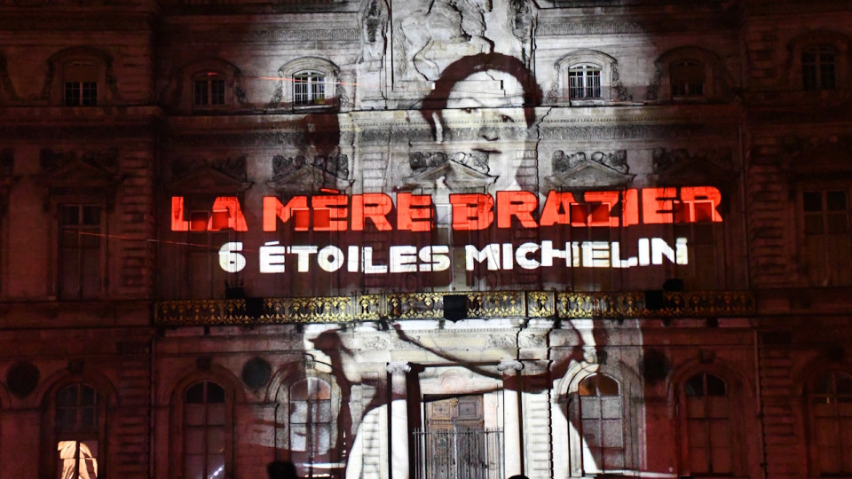 Fête des Lumières à Lyon : un hommage aux Mères lyonnaises sur cette œuvre incontournable