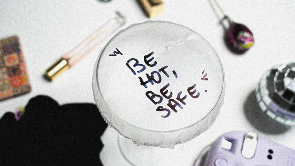 Une barmaid lyonnaise imagine un chouchou anti-drogue pour s&eacute;curiser son verre en soir&eacute;e