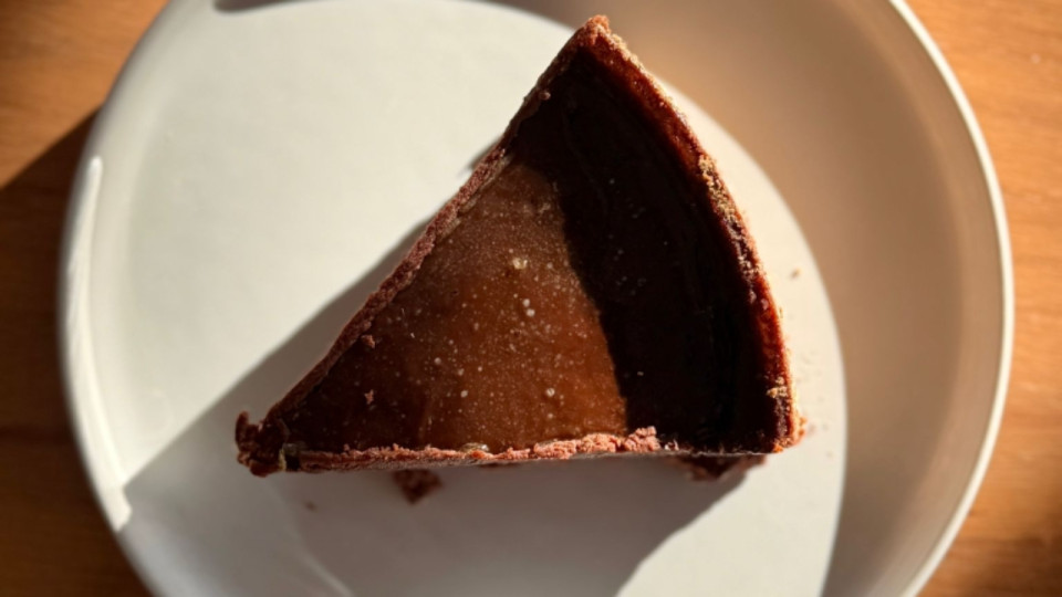 A Lyon, un flan p&acirc;tissier vendu au profit de la lutte contre les cancers f&eacute;minins