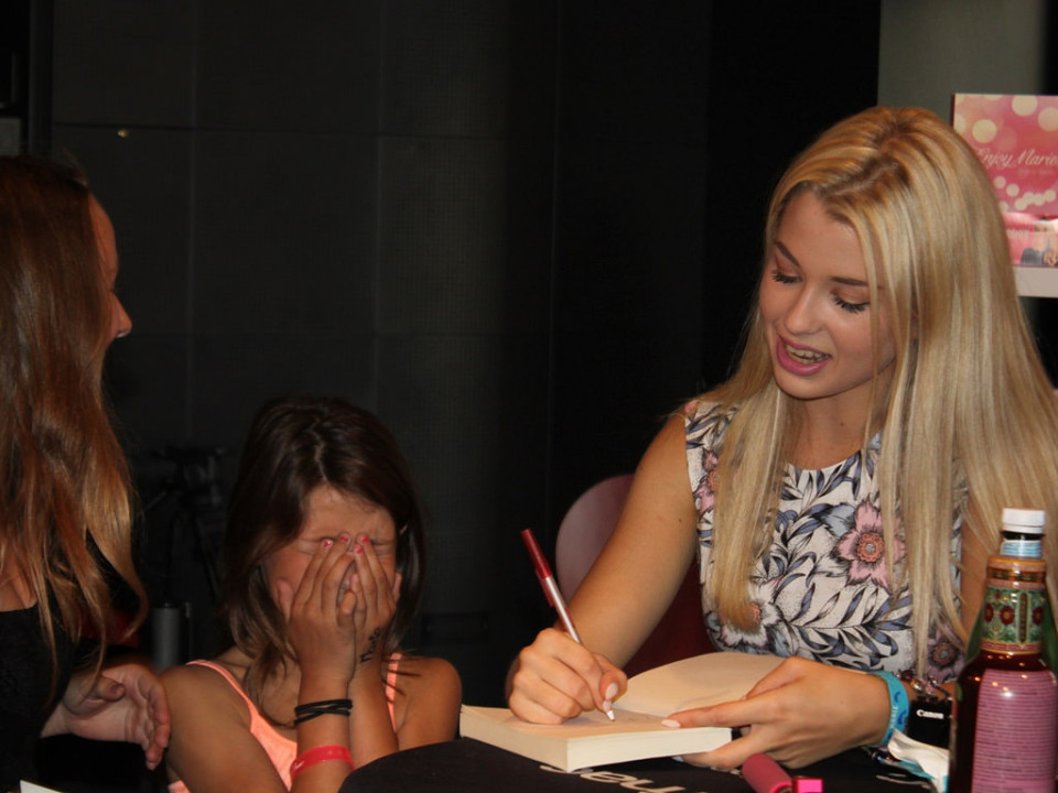 ENJOYPHEONIX : portrait de la youtubeuse lyonnaise à succès