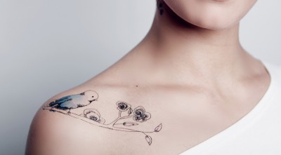 tatouage épéhémère oiseau
